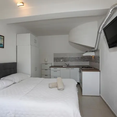 Ana Studio Hvar Ferienhaus *